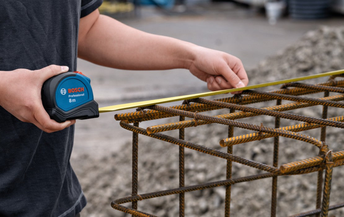 Bosch 8m Tape Measure with Magnetic Hook Bosch Hand Tools