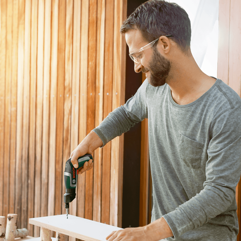 Bosch IXO 7 3.6v Cordless Screwdriver Reversible Bosch Lawn Garden