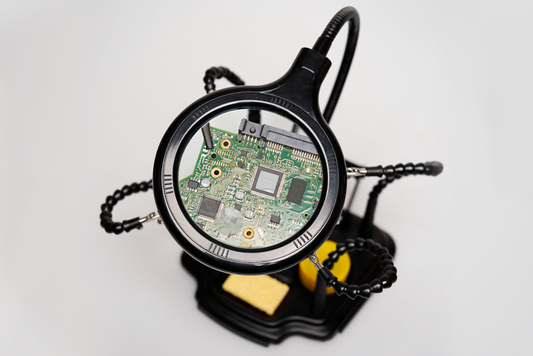 Proskit Helping Third Hand Soldering Stand Station Magnifying Glass Lense Clamp Holder Electronics Circuit Board Repair SN-396N